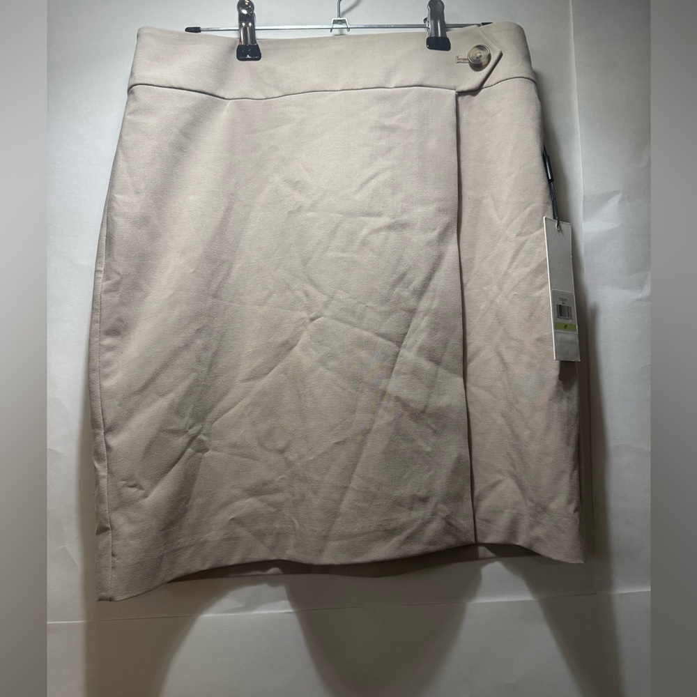 BRAND NEW CALVIN KLEIN SKIRT SIZE 4P